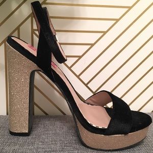 Betsy Johnson Mattie glitter heels NWOT